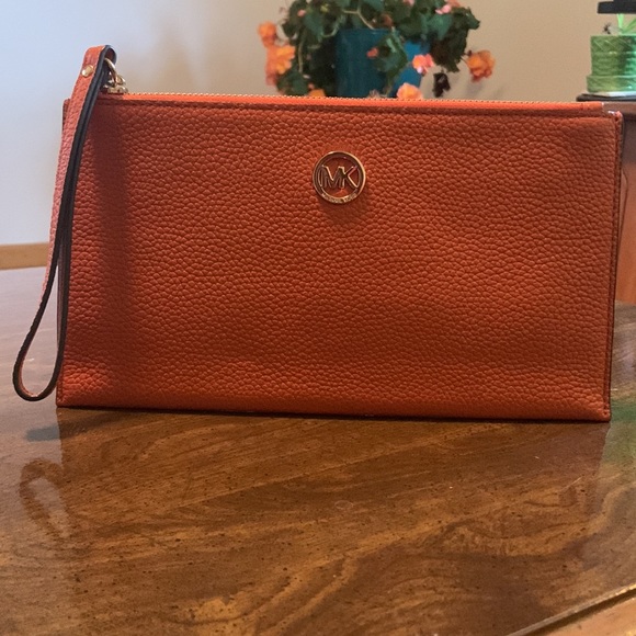 Michael Kors Orange Wristlet - Picture 1 of 6